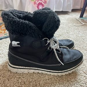 Womens SOREL “Betty” boot size 8